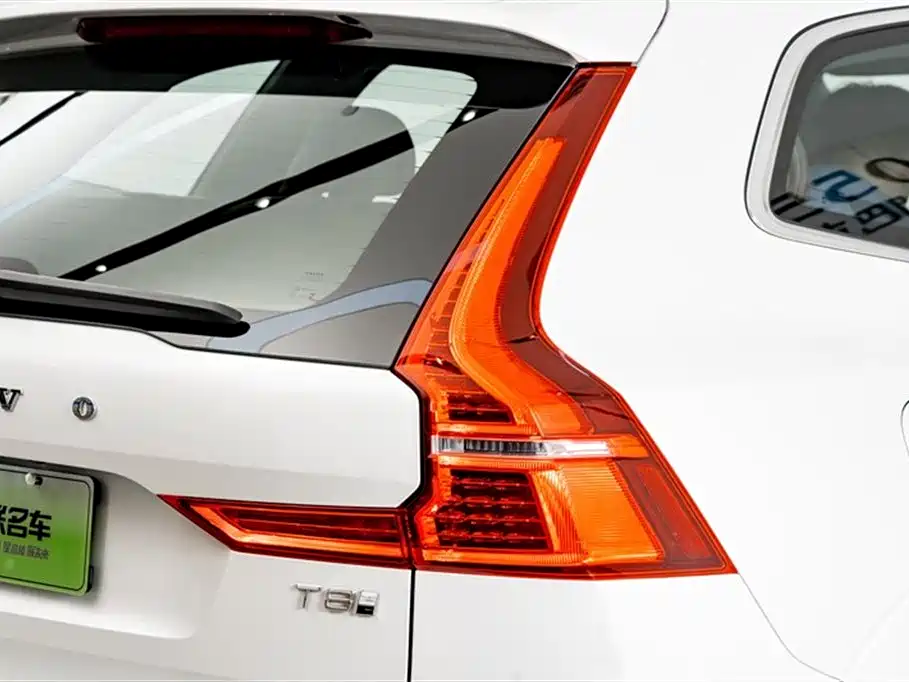 Volvo XC60 PHEV 2025 — фото 9