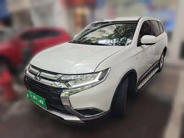 Mitsubishi Outlander 2016