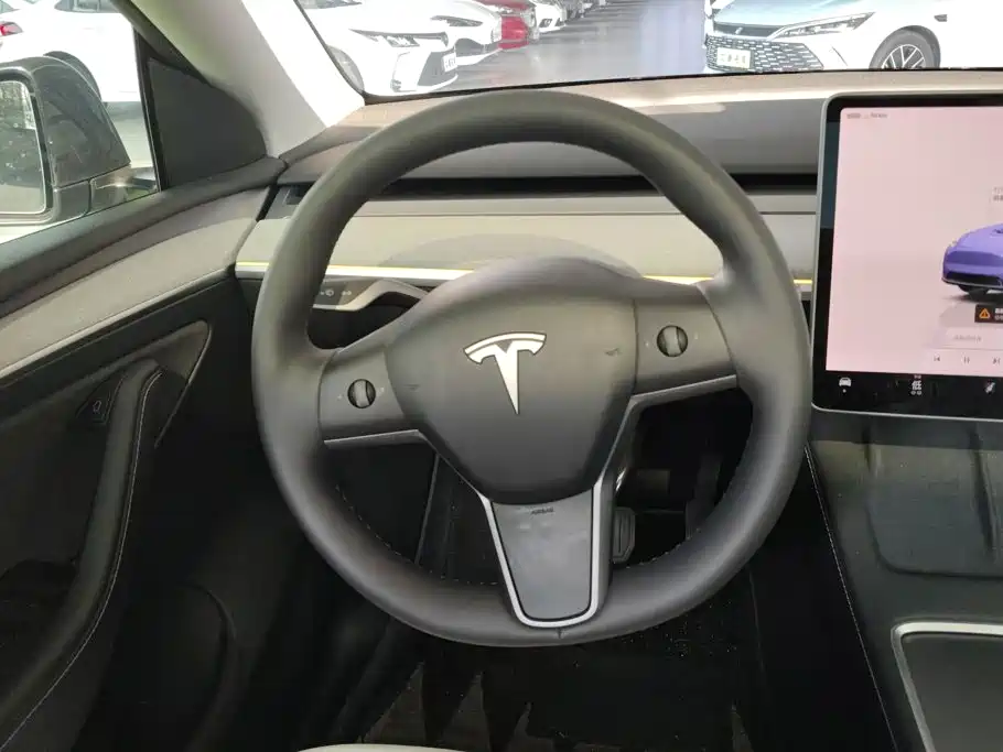 Tesla Model Y 2023 — фото 15