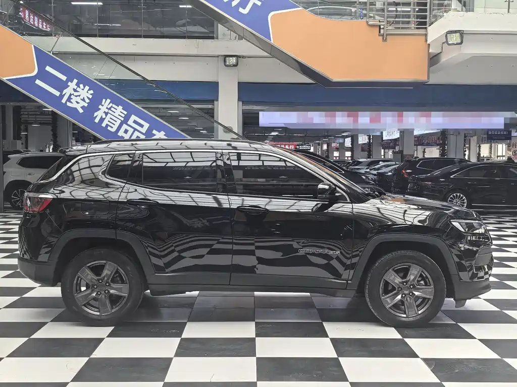Jeep Compass 2022 — фото 16