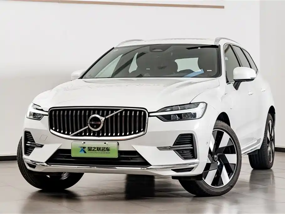 Volvo XC60 PHEV 2025 — фото 2