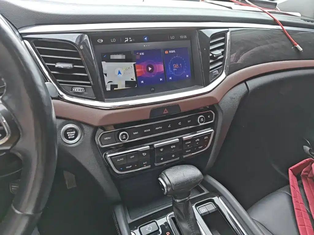 GAC Trumpchi GS8 2017 — фото 13