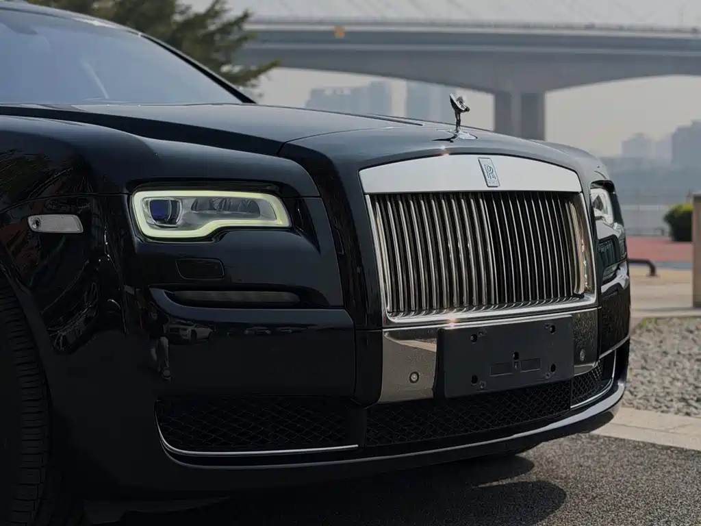 Rolls-Royce Ghost 2016 — фото 5