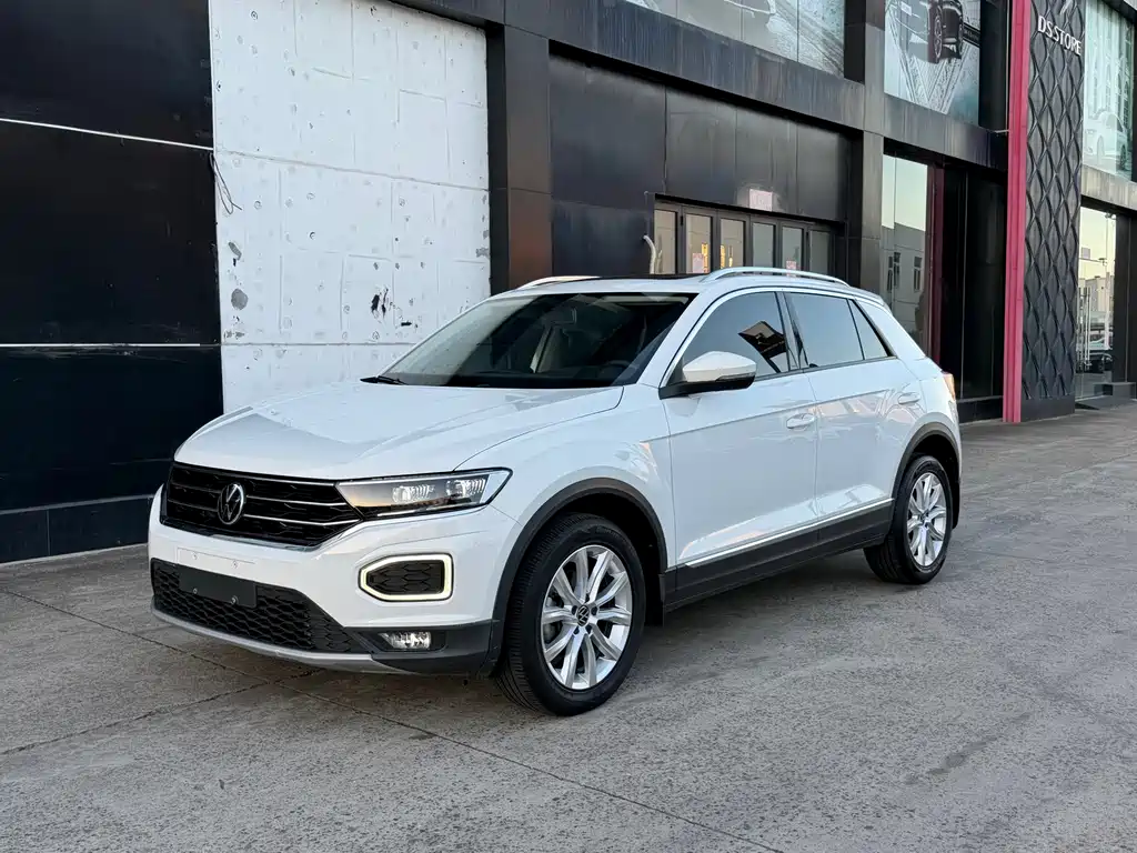 Volkswagen T-Roc 2022 — фото 1