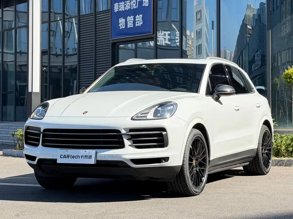 Porsche Cayenne 2020 — фото 1