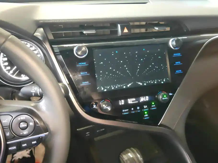 Toyota Camry 2020 — фото 13