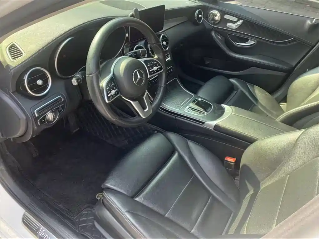 Mercedes-Benz C-Class 2019 — фото 16