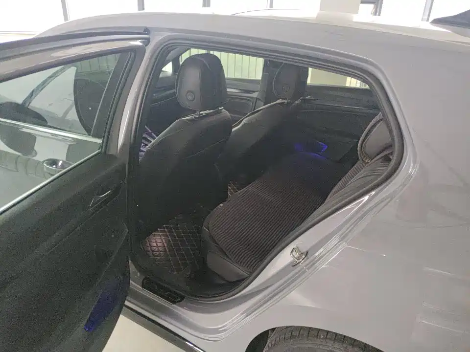 Volkswagen Golf 2022
