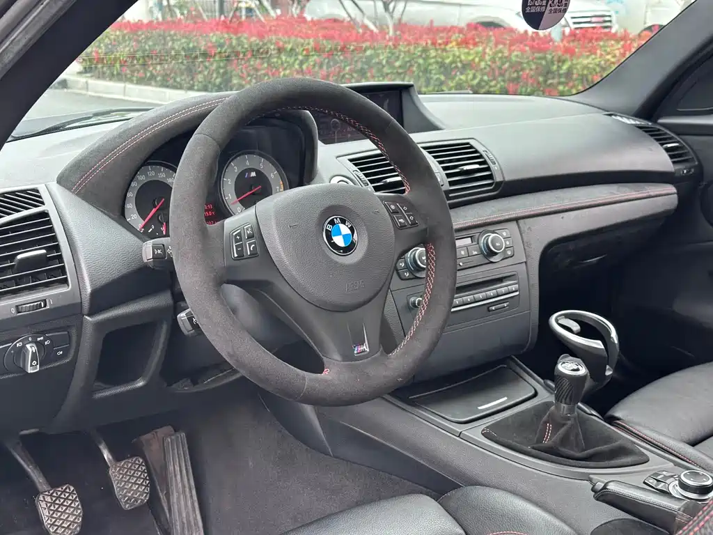 BMW 1 Series M 2012 — фото 6