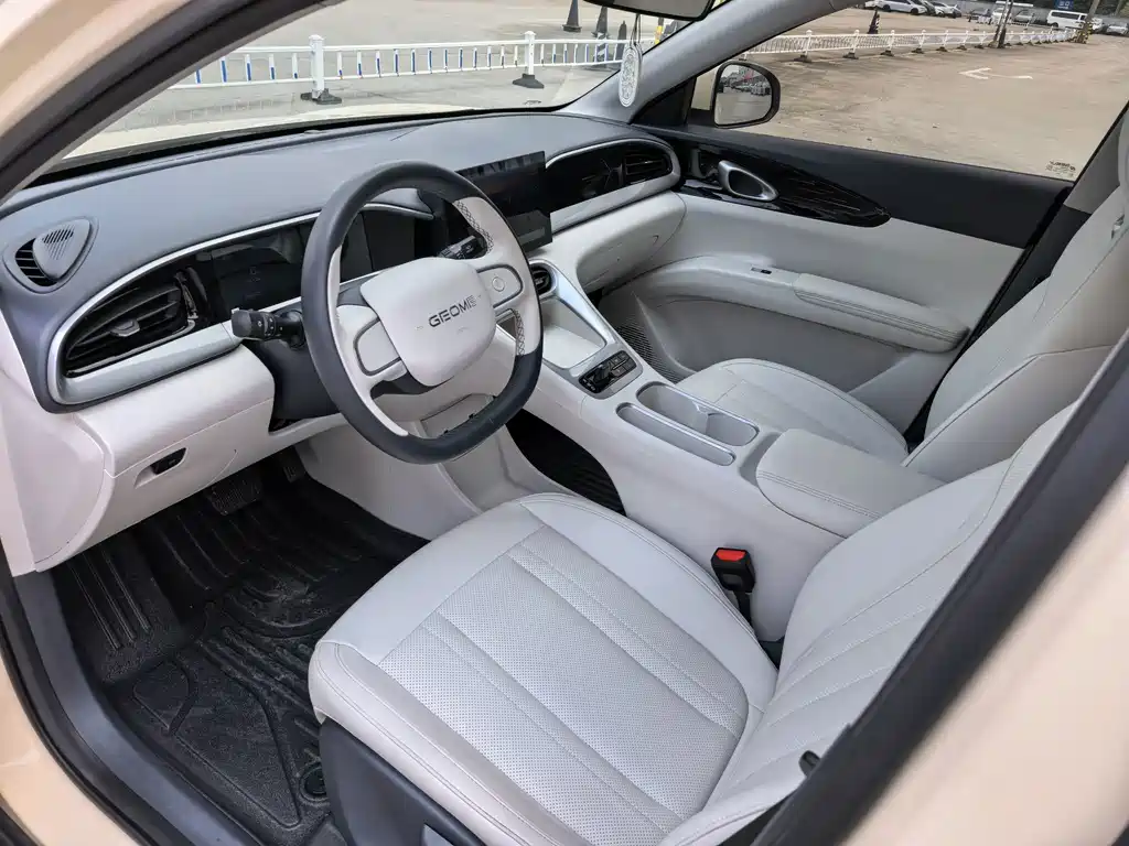 Geely Galaxy Starwish 2025 — фото 9