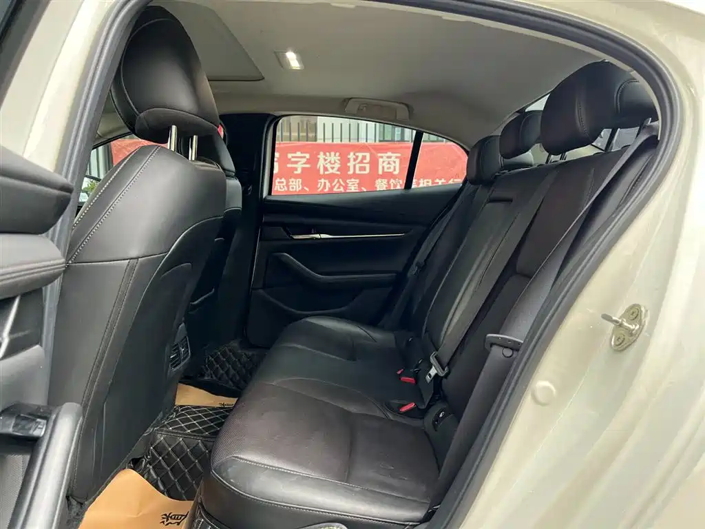Mazda 3 Axela 2022