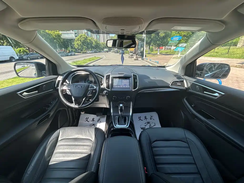 Ford Edge 2017 — фото 15