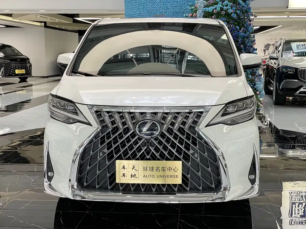 Lexus LM 2021 — фото 2