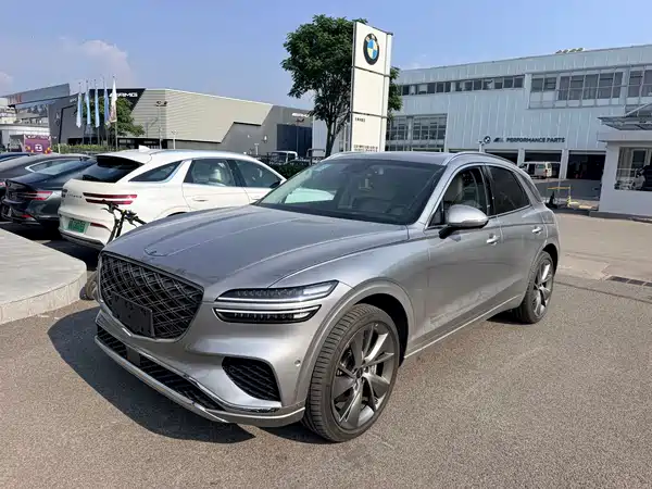 Genesis GV70 2025