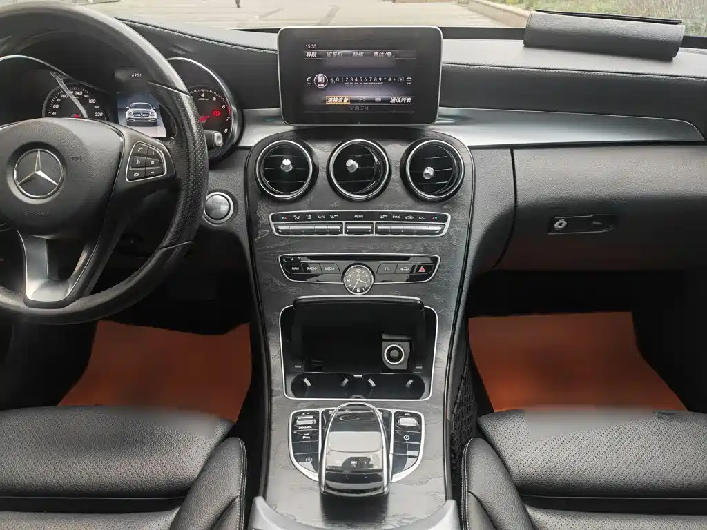 Mercedes-Benz C-Class 2018 — фото 17