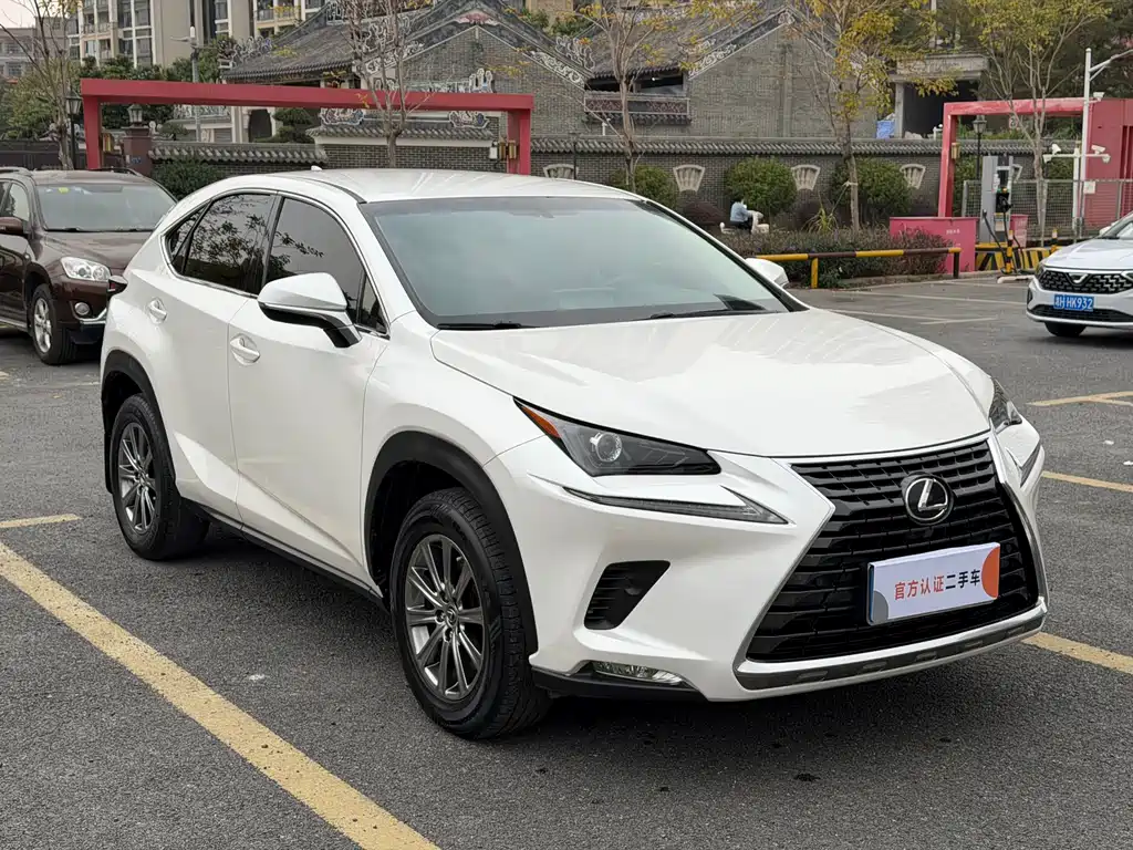 Lexus NX 2019 — фото 3
