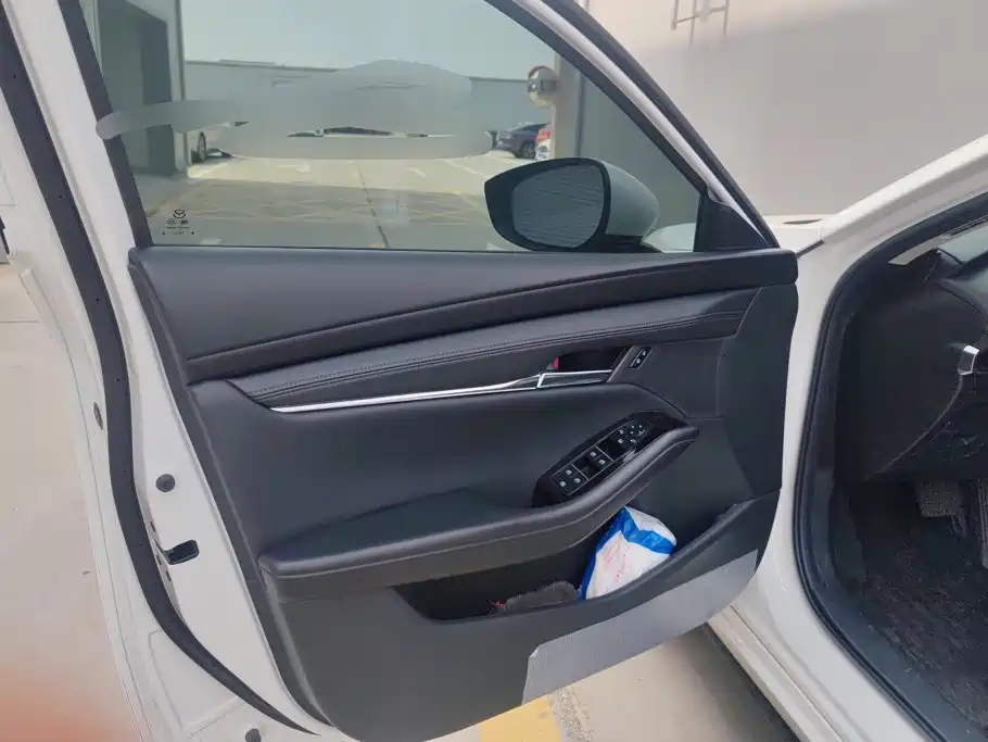 Mazda 3 Axela 2022