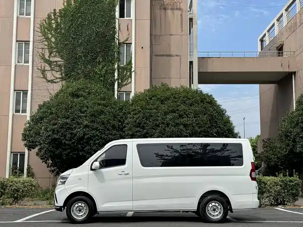 Changan Ruixing EM80 2024
