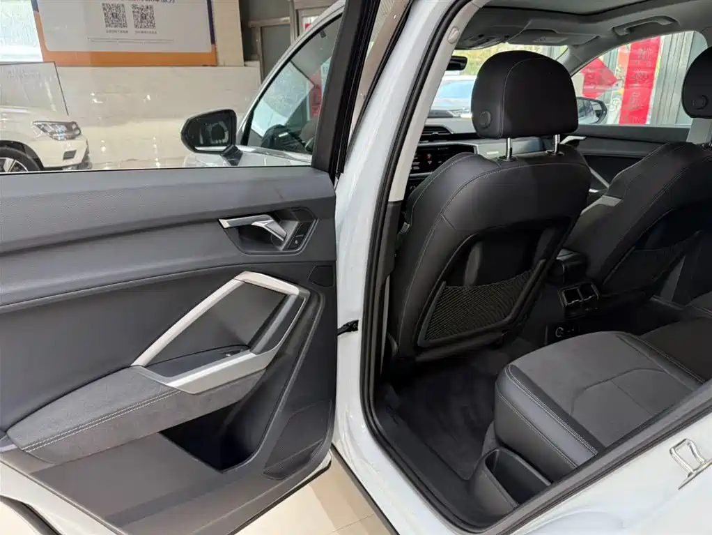 Audi Q3 2023 — фото 17