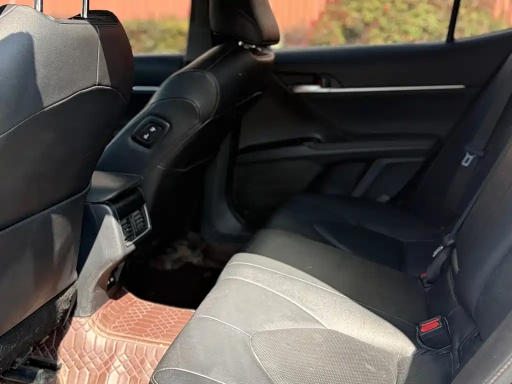 Toyota Camry 2022 — фото 18