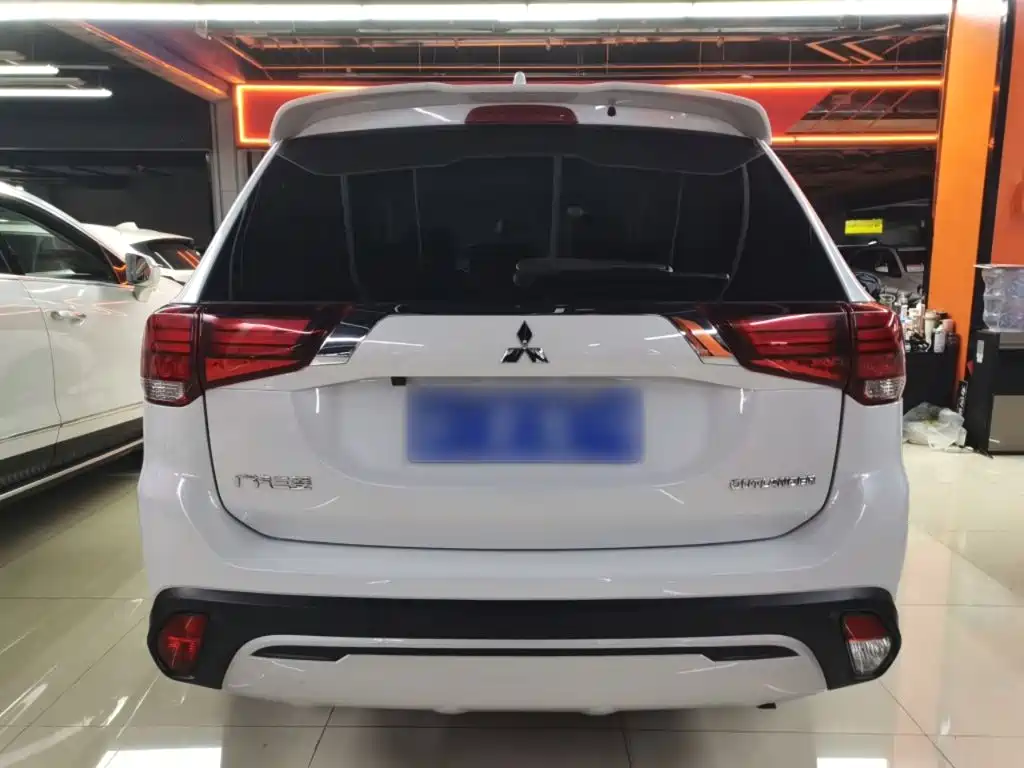 Mitsubishi Outlander 2021
