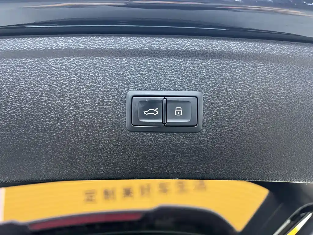 Audi Q5L 2020 — фото 28
