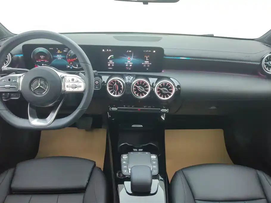 Mercedes-Benz A-Class 2023 — фото 12