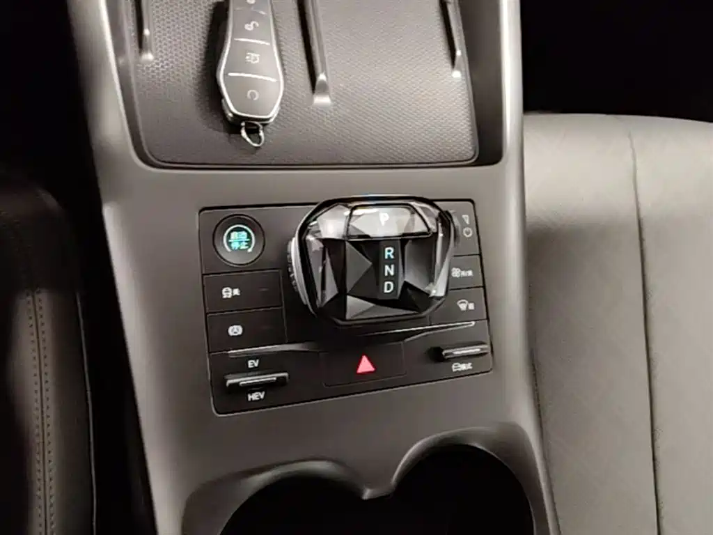 BYD Qin PLUS 2025 — фото 14