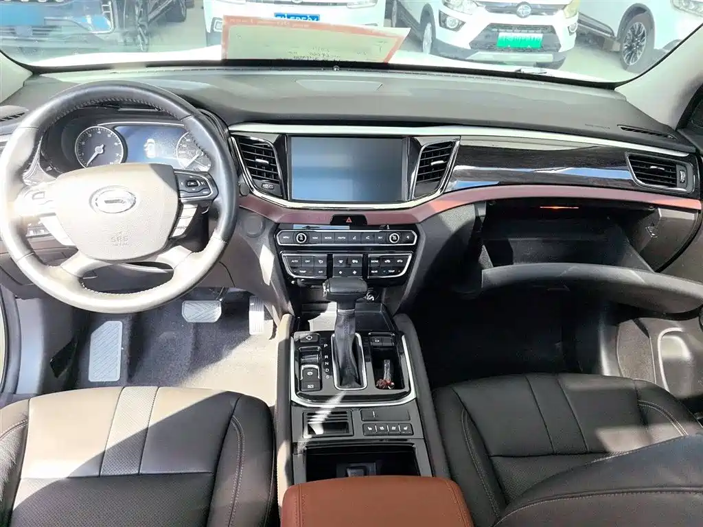GAC Motor Trumpchi GS8 2019 — фото 10