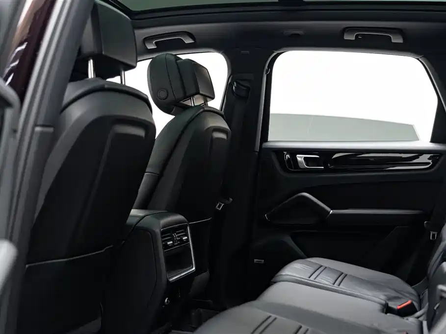 Porsche Cayenne 2018 — фото 10