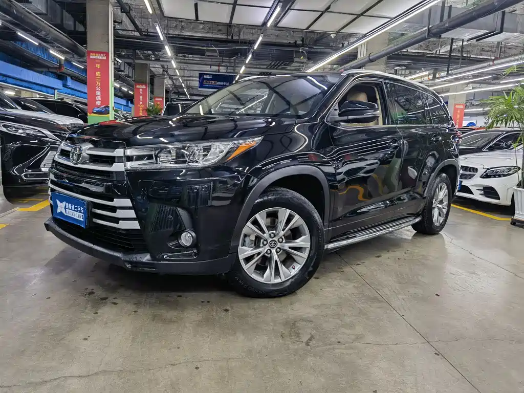 Toyota Highlander 2018 — фото 1