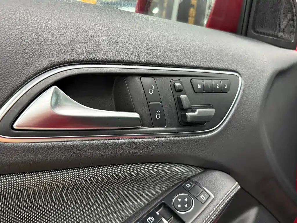 Mercedes-Benz A-Class 2013 — фото 11