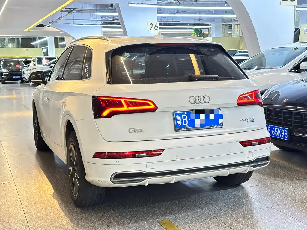 Audi Q5L 2020 — фото 9
