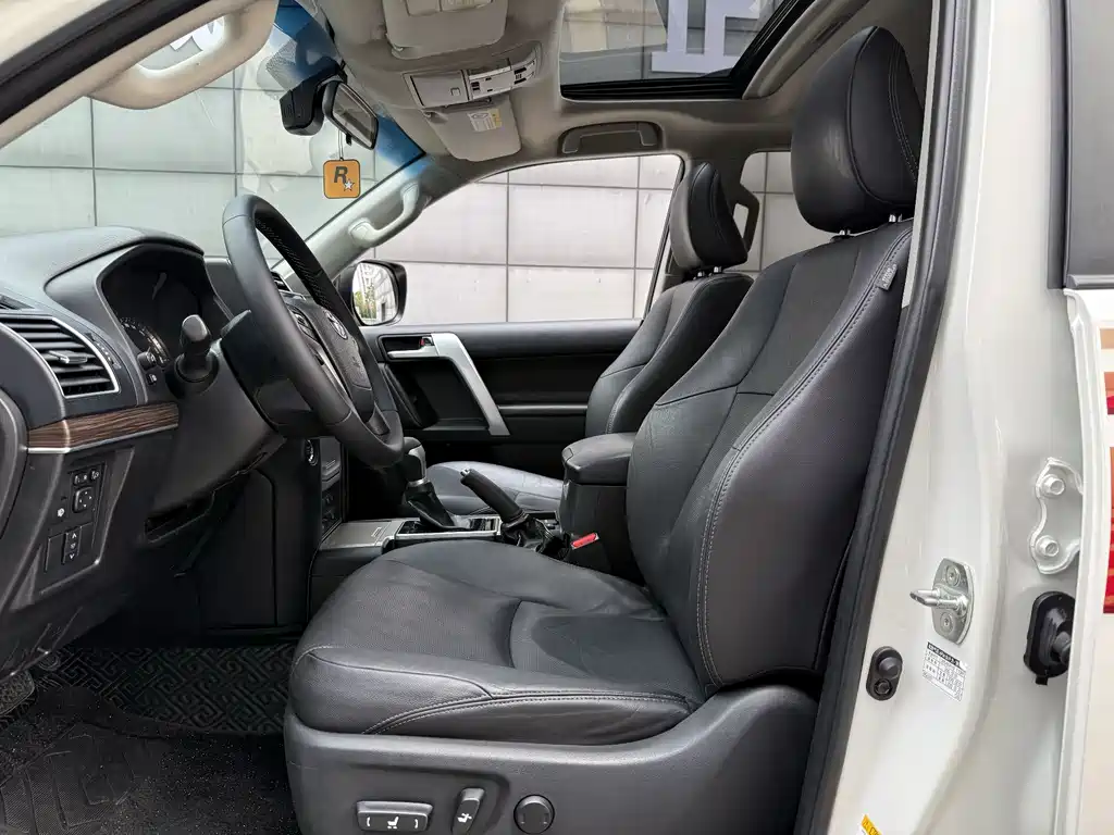 Toyota Prado 2019 — фото 11
