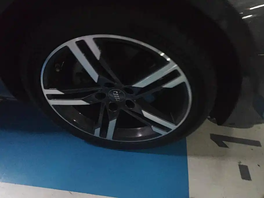 Audi A4L 2021