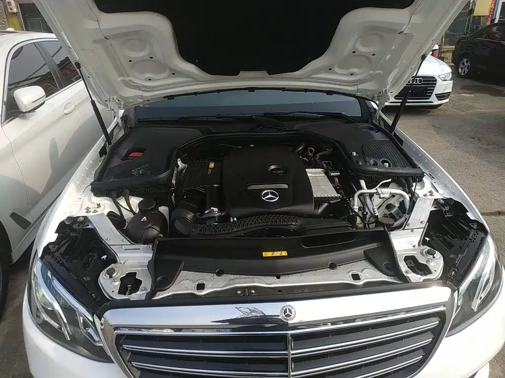 Mercedes-Benz E-Class 2019 — фото 16