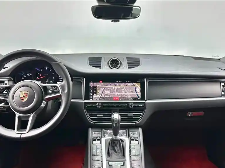 Porsche Macan 2021 — фото 11