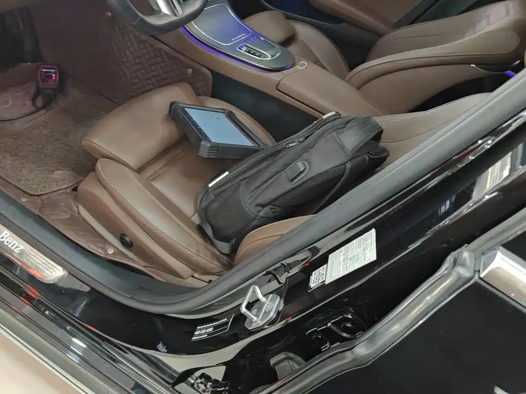 Mercedes-Benz E-Class 2023 — фото 11