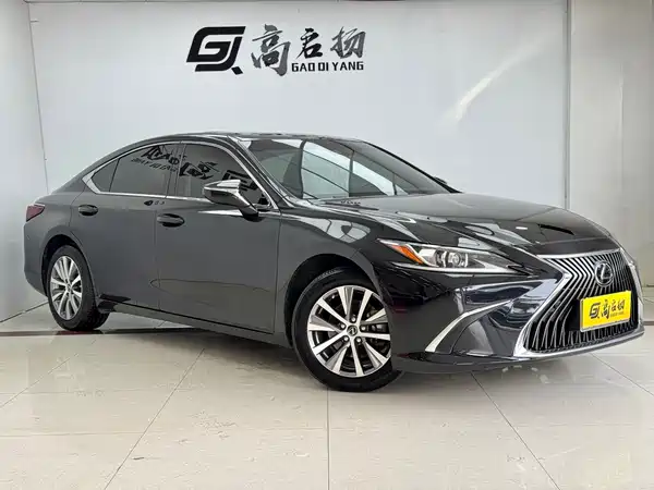 Lexus ES 2021