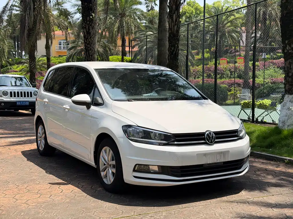 Volkswagen Touran 2021 — фото 3