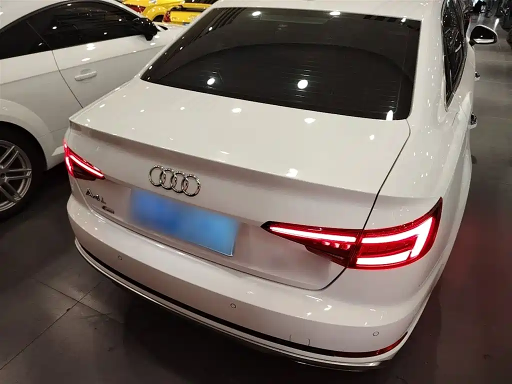 Audi A4L 2019 — фото 6
