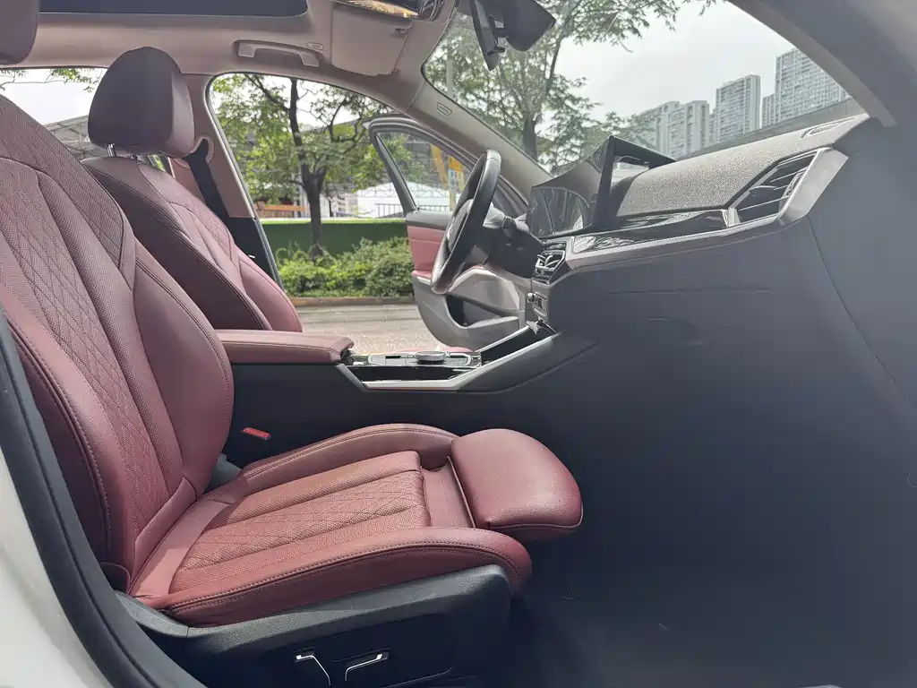 BMW i3 2024 — фото 8