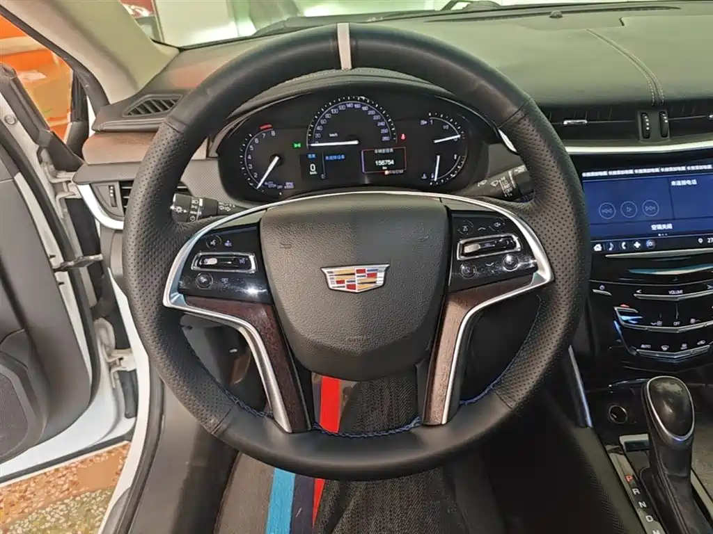 Cadillac XTS 2019 — фото 11