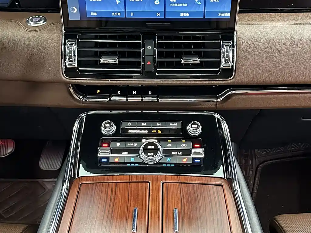 Lincoln Navigator 2023 — фото 14