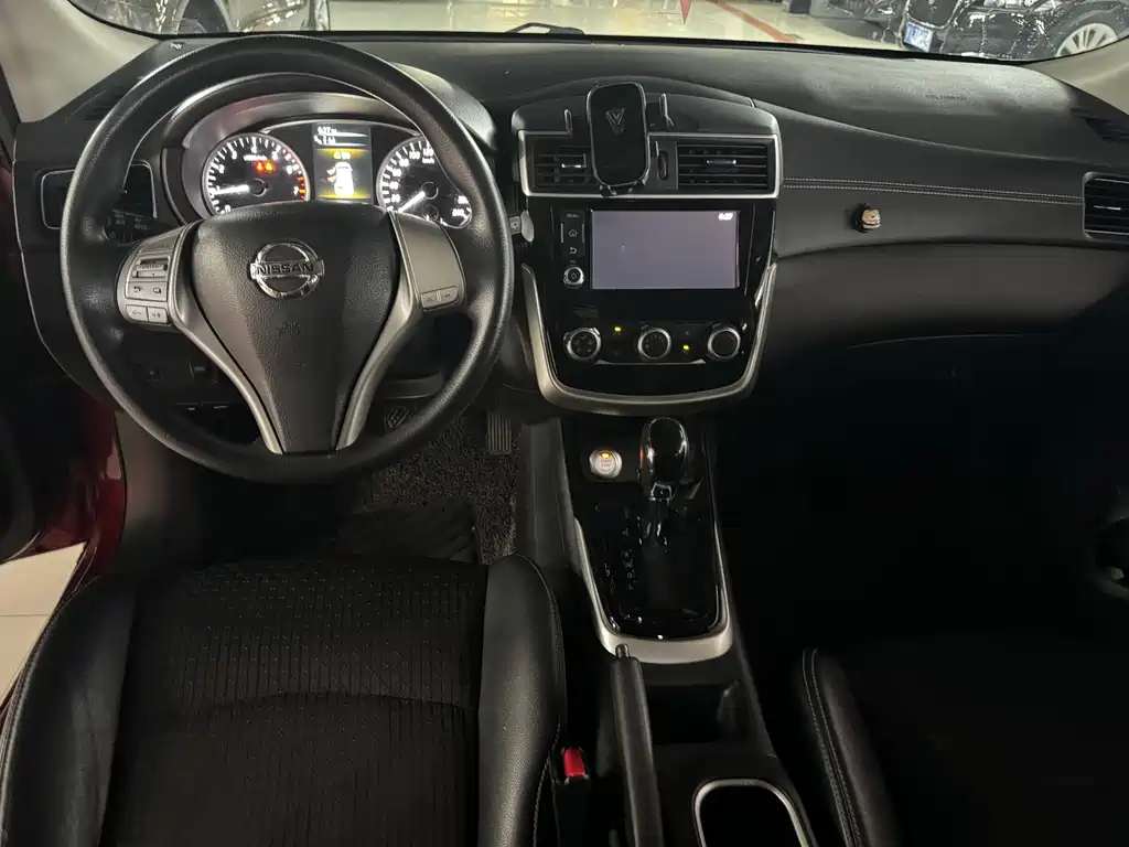 Nissan Tiida 2018