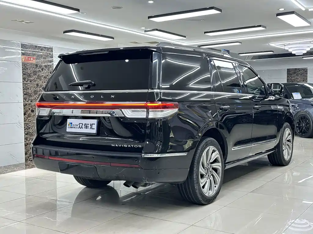 Lincoln Navigator 2023 — фото 6