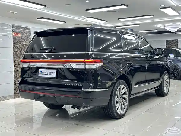 Lincoln Navigator 2023