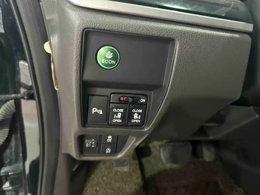 Honda Odyssey 2017 — фото 10