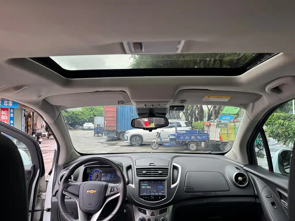 Chevrolet Trax 2014 — фото 12