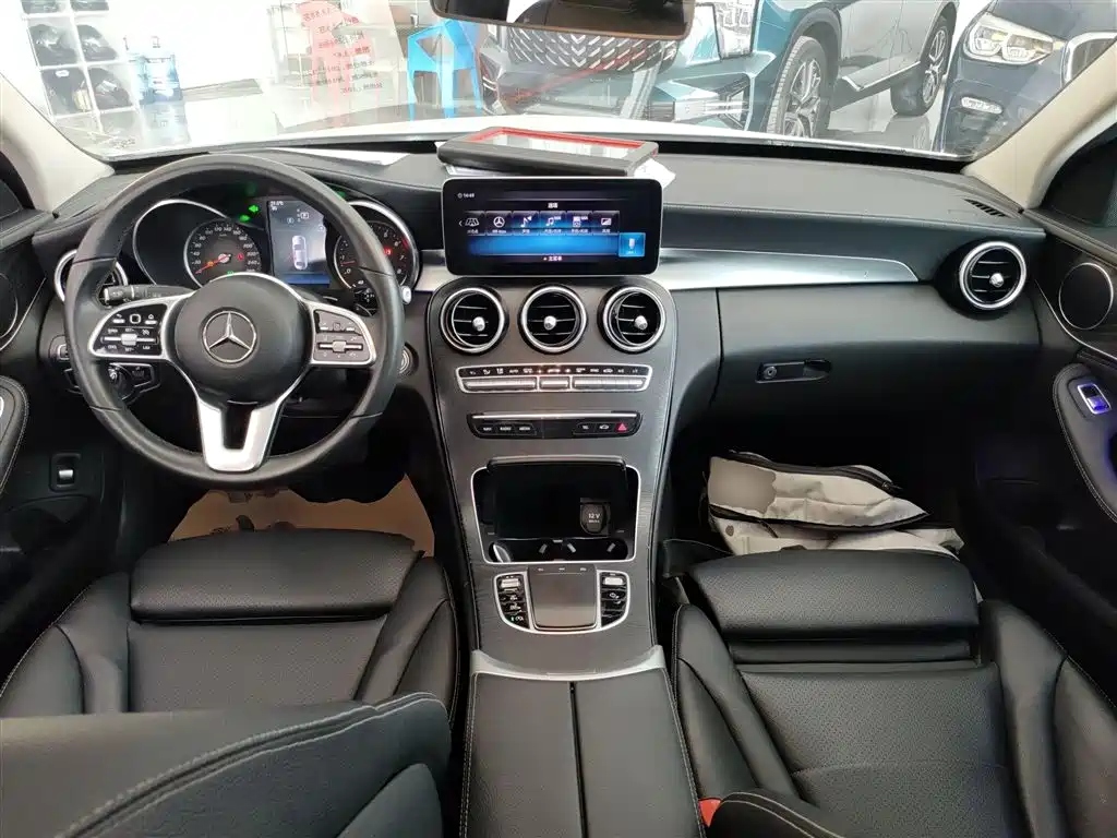 Mercedes-Benz C-Class 2018 — фото 10